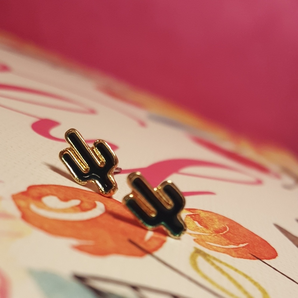 •NEW• 🌵Cactus Earrings 🌵